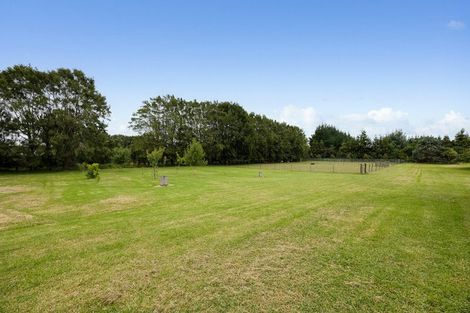 Photo of property in 132 Taupaki Road, Taupaki, Henderson, 0782