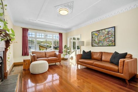Photo of property in 1d Kereru Bend, Tawa, Wellington, 5028