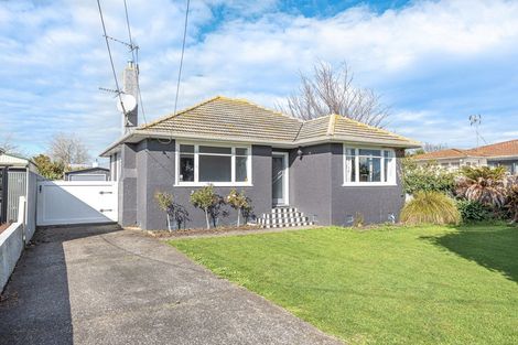 Photo of property in 19 Selwyn Crescent, College Estate, Whanganui, 4500