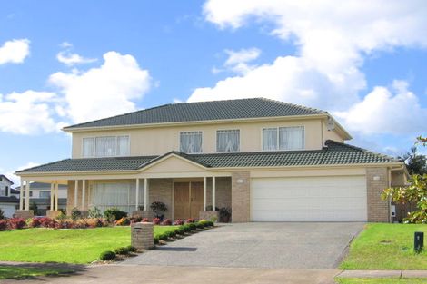 Photo of property in 33 Claremont Way, East Tamaki Heights, Auckland, 2016