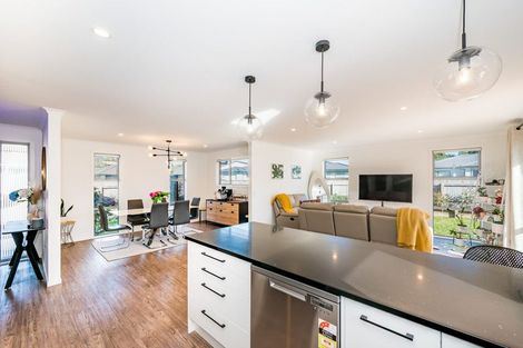 Photo of property in 7 Kikorangi Way, Paraparaumu, 5032