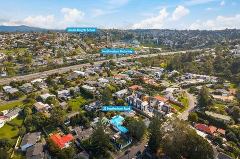 Photo of property in 25 Lowtherhurst Road, Massey, Auckland, 0614