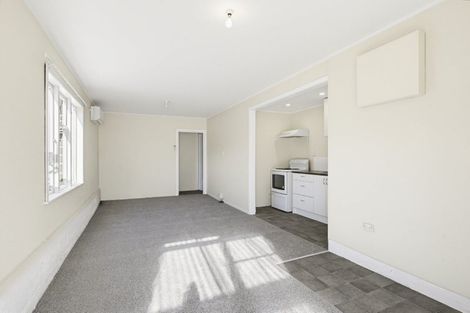 Photo of property in 45-45a Batchelor Street, Newlands, Wellington, 6037