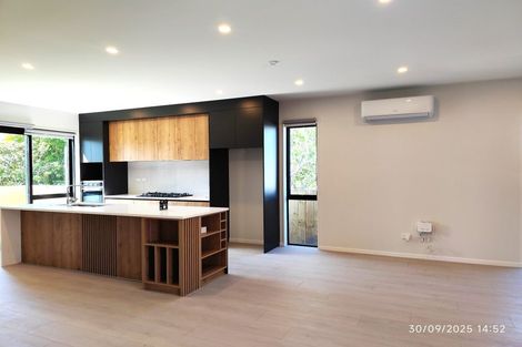 Photo of property in 4 Chatsworth Crescent, Pakuranga Heights, Auckland, 2010