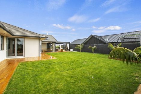 Photo of property in 12 Gleneagles Way, Waiwhakaiho, New Plymouth, 4312