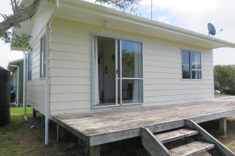Photo of property in 24 Paradise Road, Coopers Beach, 0420