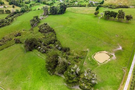 Photo of property in 14 Bobs Way, Dairy Flat, 0792