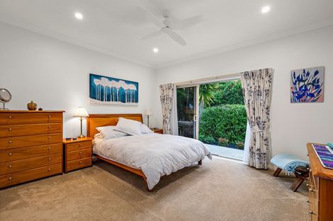 Photo of property in 7 Hobbs Road, Matakatia, Whangaparaoa, 0930