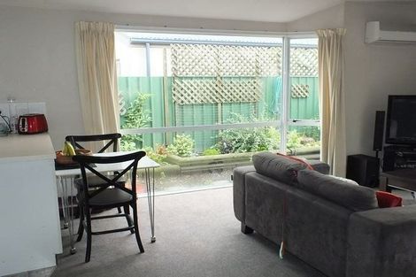 Photo of property in 3/60 Somerset Crescent, Spreydon, Christchurch, 8024