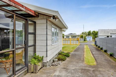 Photo of property in 18 Kamahi Avenue, Hawera, 4610