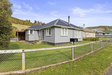 Photo of property in 44 Goldfinch Street, Taihape, 4720