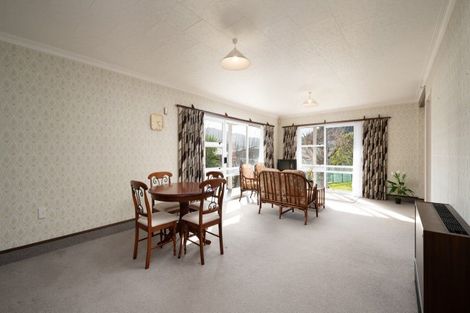 Photo of property in 6a Seaview Crescent, Picton, 7220