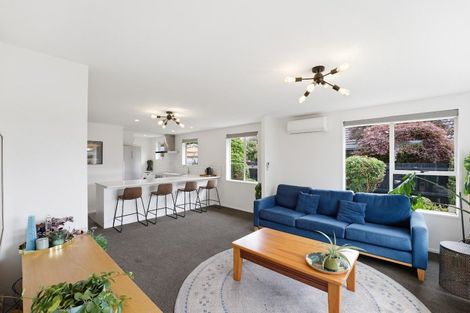 Photo of property in 2/17b Prestons Road, Redwood, Christchurch, 8051