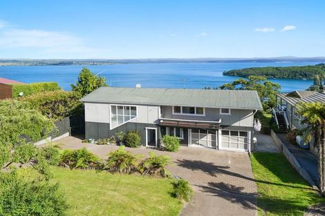 Photo of property in 43 Wakeman Road, Acacia Bay, Taupo, 3330