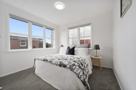 Photo of property in 33 Longburn Road, Henderson, Auckland, 0610