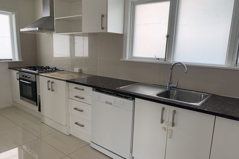 Photo of property in 4 Vanguard Road, Kelston, Auckland, 0602