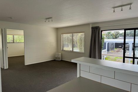 Photo of property in 17a Leaming Place, Clarks Beach, 2122