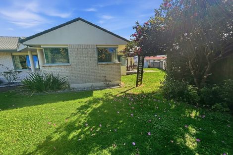 Photo of property in 4 Capricorn Place, Kawaha Point, Rotorua, 3010