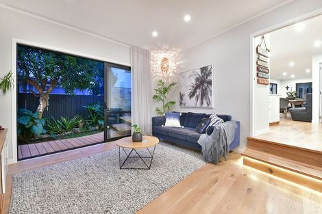 Photo of property in 73 The Circle, Manly, Whangaparaoa, 0930