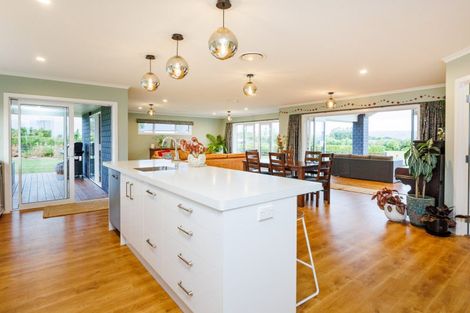Photo of property in 21 Loveston Lane, Kelvin Grove, Palmerston North, 4470