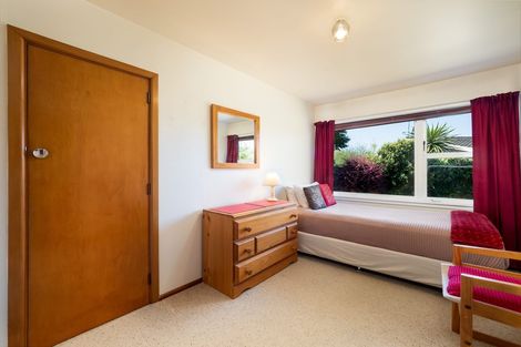 Photo of property in 18 Ilfracombe Place, Burnside, Christchurch, 8053