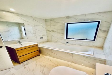 Photo of property in 12d Kelwyn Road, Kelston, Auckland, 0602