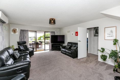 Photo of property in 220 Frankley Road, Frankleigh Park, New Plymouth, 4310