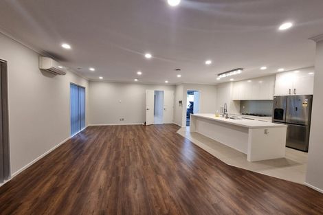 Photo of property in 4 Bruckless Drive, Flat Bush, Auckland, 2019