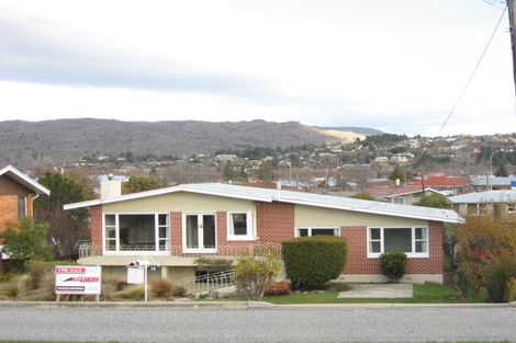 Photo of property in 66 Royal Terrace, Alexandra, 9320