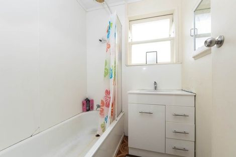 Photo of property in 27 President Avenue, Papakura, 2110