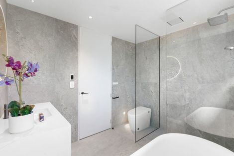 Photo of property in 146a Straven Road, Fendalton, Christchurch, 8014