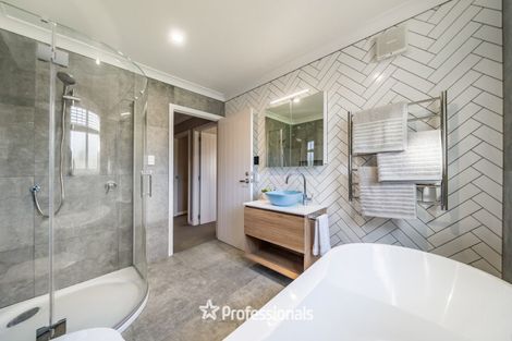 Photo of property in 14 Ronald Scott Grove, Riverstone Terraces, Upper Hutt, 5018