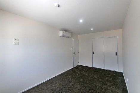 Photo of property in 17e Martin Place, Kelston, Auckland, 0602