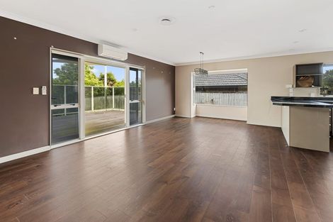 Photo of property in 27 Johnstone Drive, Fitzherbert, Palmerston North, 4410