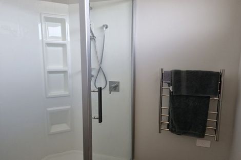 Photo of property in 5 Angus Place, Carterton, 5713