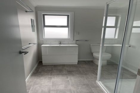 Photo of property in 102 Ryder Crescent, Levin, 5510