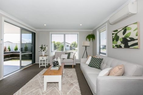 Photo of property in 15 Kapiti Drive, Poraiti, Napier, 4112