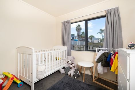 Photo of property in 71a Brunner Road, Glen Eden, Auckland, 0602