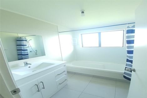 Photo of property in 13 Poutini Place, Manurewa, Auckland, 2102