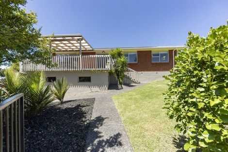 Photo of property in 1 Wirihana Road, Titirangi, Auckland, 0602