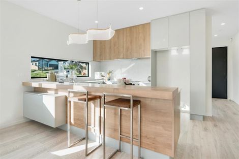 Photo of property in 25 Whakairo Crescent, Gulf Harbour, Whangaparaoa, 0930