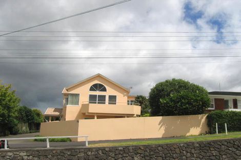 Photo of property in 2/28 East Coast Road, Milford, Auckland, 0620