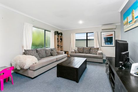 Photo of property in 1 Barbara Grove, Papamoa Beach, Papamoa, 3118