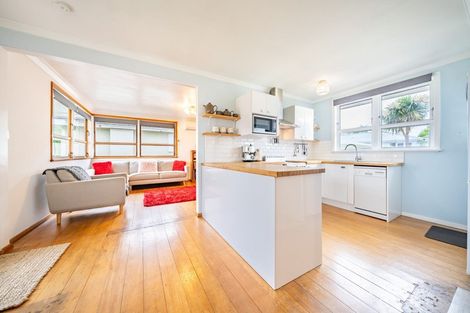 Photo of property in 28 Henry Street, Ebdentown, Upper Hutt, 5018