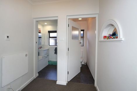 Photo of property in 28 Chester Street, Taradale, Napier, 4112