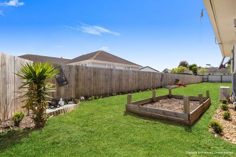 Photo of property in 15 Hockin Place, Fairfield, Hamilton, 3214