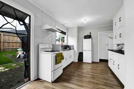 Photo of property in 20 Cook Street, Marfell, New Plymouth, 4310