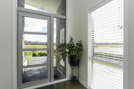 Photo of property in 80 Orotu Drive, Poraiti, Napier, 4112