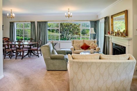 Photo of property in 100 Cheviot Road, Lowry Bay, Lower Hutt, 5013