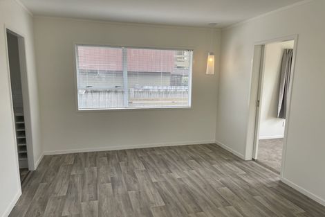 Photo of property in 24 Walton Street, Red Beach, 0932